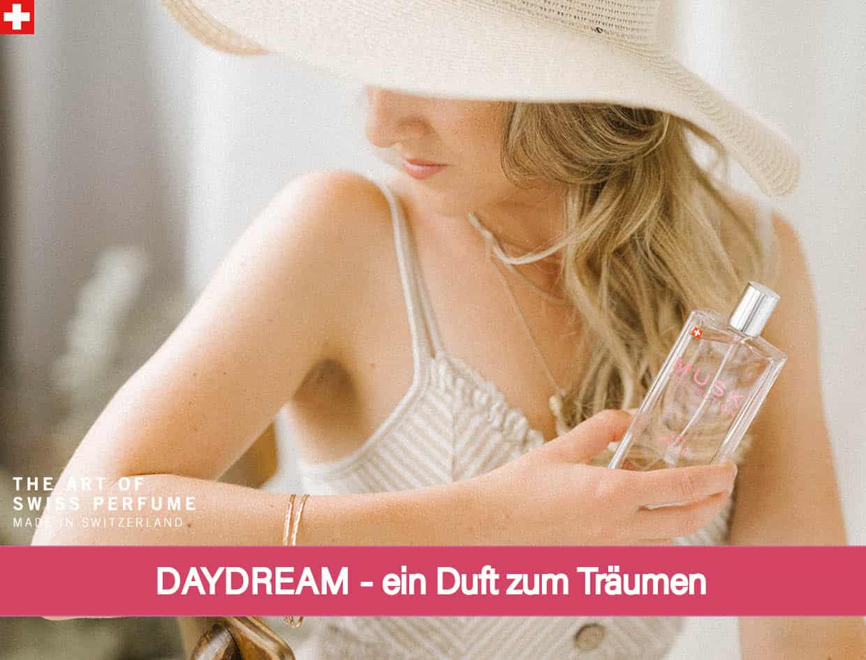Titelbild Website Daydream Parfum Und Hut Mit Text 2
